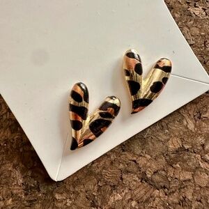 Gold-colored leopard print heart stud earrings